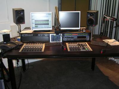 Nieuws studio Omroep Gelderland consoles